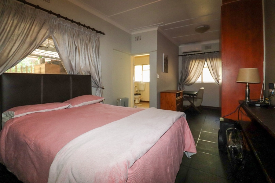 4 Bedroom Property for Sale in Flamwood North West